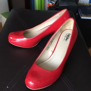 Patent leather red 👠. Size 9